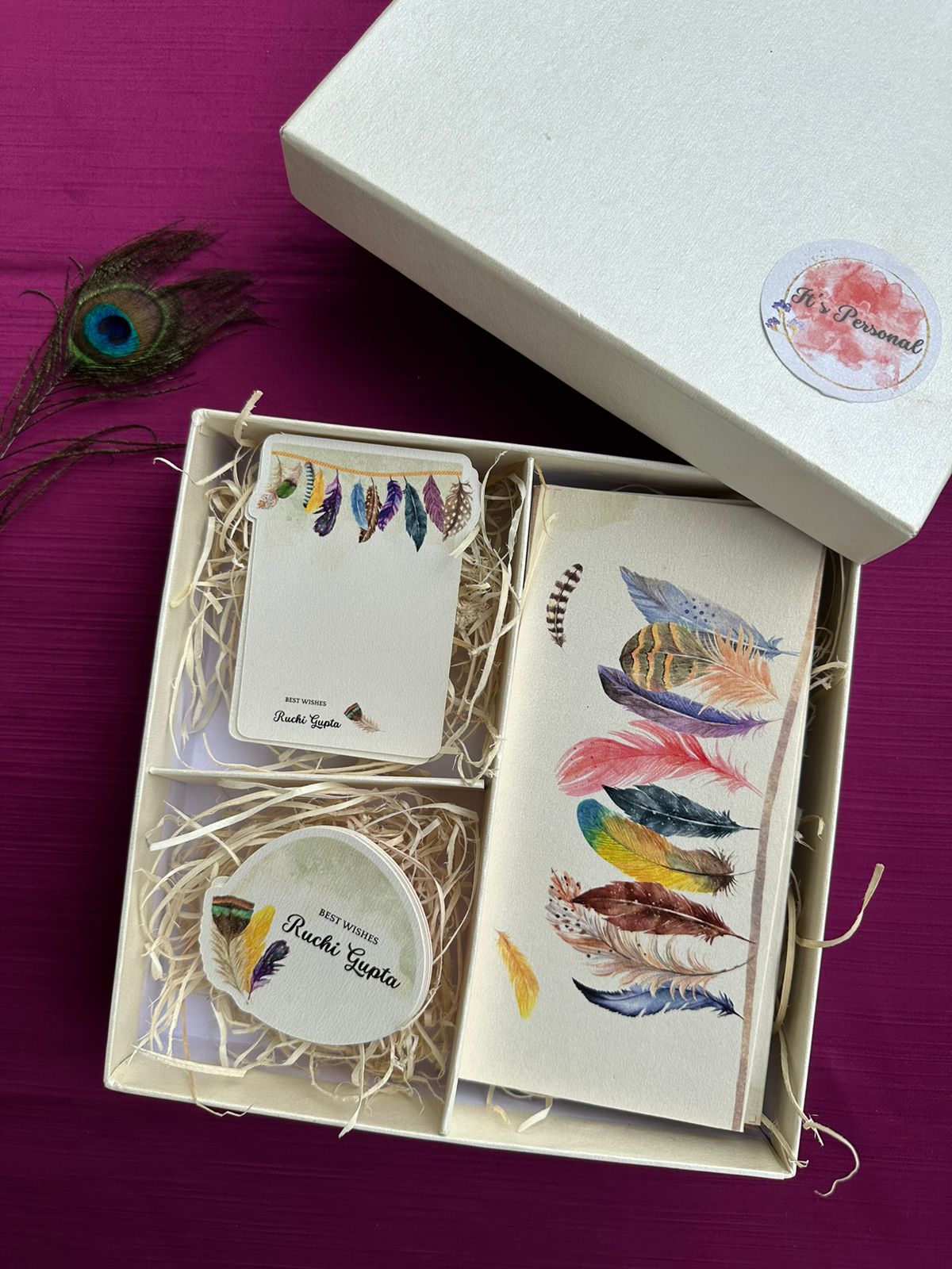 HANGING FEATHERS - LUXURIOUS BOX